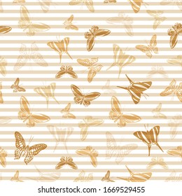 Siluetas de mariposas elegantes volando sobre un vectorial de fondo a rayas sin fisuras. Diseño de caricatura textil. Siluetas de insectos alados de rayas y mariposas sin fisuras.