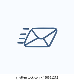 Icono de esbozo vectorial de correo electrónico volador aislado en segundo plano. Hand dibujó el icono de Flying email. Icono de boceto de correo para infografía, sitio web o aplicación.