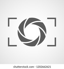 Focus icon. Vector illustration. Aperture diaphragm icon. Camera icon isolated