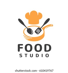 Food studio vector logo. Kitchen tools. Food icon. Cooking logo. Restaurant vector logo template. Cafe logo. Pan icon.