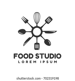 Food studio vector logo. Kitchen tools. Food icon. Cooking logo. Restaurant vector logo template. Cafe logo.
