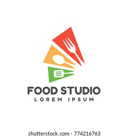 Food studio vector logo. Kitchen tools. Food icon. Cooking logo. Restaurant vector logo template. Cafe logo