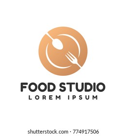 Food studio vector logo. Kitchen tools. Food icon. Cooking logo. Restaurant vector logo template. Cafe logo