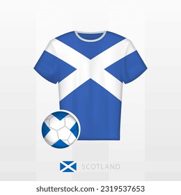 Uniforme de fútbol de la selección nacional de Escocia con fútbol con bandera de Escocia. Jersey de fútbol y fútbol con bandera. Plantilla de vectores.