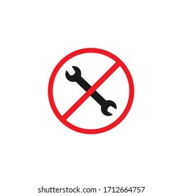 Verbotene Reparatur, Vektorsymbol. schwarzer Spanner oder Schlüssel in rotem Kreuz. Warnung, Vorsicht, Aufmerksamkeit, Einschränkung, Gefahrenabzeichen. 
