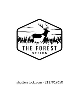Waldhirschjagd Logo-Design Vektorgrafik