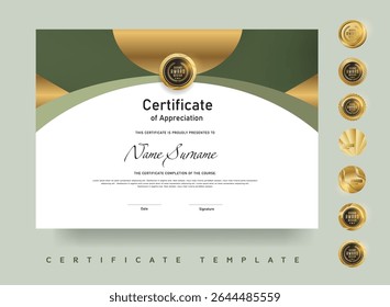 Design de certificado formal com layout semicírculo verde e ouro com emblema de prêmio adequado para reconhecimento ou realização acadêmica