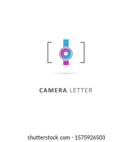 fothografy logo with camera lens element and initial letter i