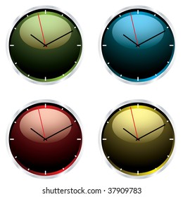 Cuatro relojes de pared de colores vivos con bisel metálico plateado