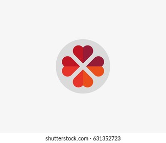 Símbolo de vector social de cuatro corazones. Blootipo de cruz cardíaca. Símbolo del logo médico de la hoja de flores abstracta.