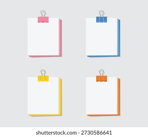 Cuatro pilas de hojas de papel blanco recortadas por Clips de carpeta de colores sobre un fondo gris claro.