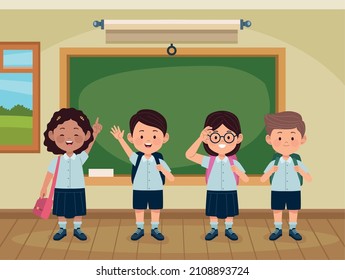cuatro estudiantes niños en aula