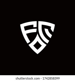Logo de monograma FQ con plantilla de diseño de estilo de escudo moderno aislado en fondo negro