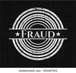 Emblema de pizarra de fraude en tablero negro