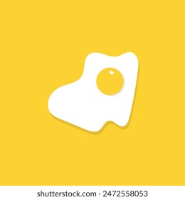 Icono de huevo frito, estilo plano. Huevo al lado del sol. El concepto del desayuno. Huevo frito con yema de naranja. Primer plano
