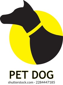 Perros mascotas amigables caminando por la casa