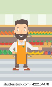 Freundlicher Supermarktarbeiter.