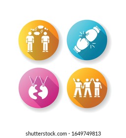 Amistad tipo diseño plano largo sombra de los iconos de glifo conjunto. Comprensión mutua, rivalidad, mejor amigo y compañía amigable. Relación social interpersonal. Ilustración de color RGB de silueta