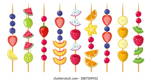 Las cintas de fruta se mezclan con las brochetas de madera. Fresas, arándanos, frambuesas, sandía, kiwi, plátano, mandarina. Diseño plano vectorial aislado en fondo blanco.