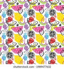 Fruit seamless pattern, collection of juicy fruits, apple, pear, strawberry, orange slice, peach, plum, banana, watermelon, papaya, grapes, lemon and berries background, vector illustration.