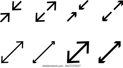 Full screen icon set. Expand size icons. Enlarge screen symbols. Trim view sign. arrows pointing outward expansion