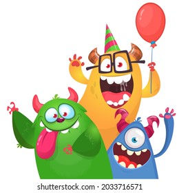 Graciosos personajes monstruo de dibujos animados establecen la carta para la fiesta de cumpleaños. Ilustración de felices criaturas alienígenas. Diseño de paquetes o invitaciones. Vector aislado