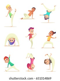 Los niños divertidos practican el movimiento de capoeira. Niños haciendo diferentes elementos de combate de artes marciales. Caricatura de diseño. Ilustración del vector