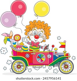 Divertido payaso de circo amigable sonriendo y saludando en su coche retro de juguete con dulces, regalos y globos de vacaciones de colores que vuelan alrededor, ilustración de dibujos animados de Vector en blanco