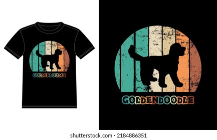 Funny Goldendoodle Vintage Retro Sonnenuntergang Silhouette Gift Hund Lover Hund Eigentümer Essential T-Shirt
