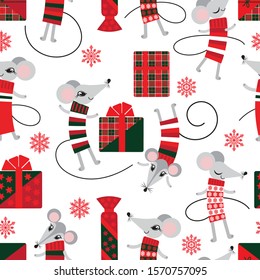 funny seamless pattern of dancing mice and gift boxes. flat pattern, traditional Christmas colors-red, green on white background. vector illustration. EPS 10.