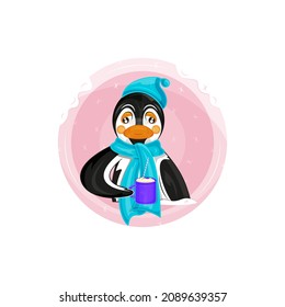 Ein lustiger Vektorpinguin mit blauem Hut und Schal, der eine Tasse mit Sahne und Stripteu im Inneren hält, ein lächelnder Pinguin an einem Wintertag, eine Weihnachtskarte, die einen Pinguin auf Winterhintergrund abbildet.