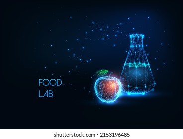 Futuristisches Lebensmittelprüflabor, Biotechnologiekonzept mit Glühkolben und Apfel 