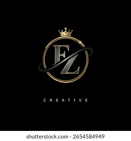 Diseño de lujo del logotipo del monograma de FZ con la corona de oro sobre fondo negro