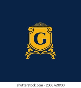 G Letra inicial con plantilla real. Elegante con el vector del logotipo de la corona, Ilustración vectorial con el logotipo de fletación creativa. Bandas de escudos reales, concepto de logotipo de escudo de armas.