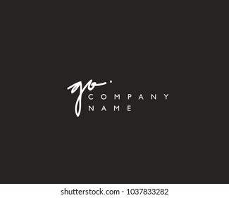 G O Initial handwriting logo