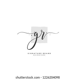G R GR Initial letter handwriting and  signature logo.