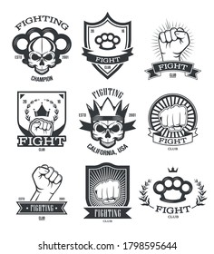 Emplean emblemas planos del tatuaje de Gangsta. Parches de pandilla callejera con calavera, arma, puño o colecta aislada de ilustraciones vectoriales. Club de combate y concepto de poder