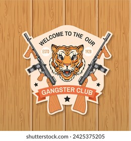 Parche de Gangster Club, diseño de pegatinas. Ilustración vectorial. Etiqueta monocromática vintage, pegatina, parche con siluetas de tigre y pistola de gángster.