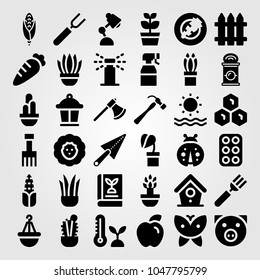 Garden icons set. Vector illustration eggs, thermometer, apple and corn