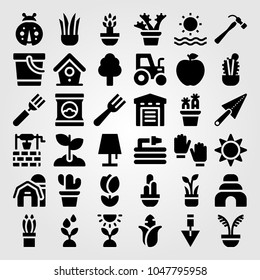 Garden icons set. Vector illustration plant, lamp, cactus and fertilizer