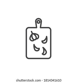 Icono de línea de corte de ajo. signo de estilo lineal para concepto móvil y diseño web. Tablero de corte con icono vectorial de contorno de ajo. Símbolo, ilustración del logotipo. Gráficos vectoriales