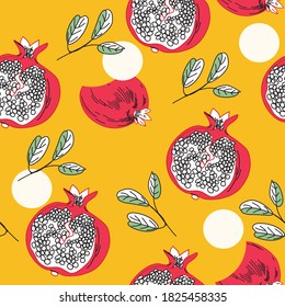 Patrón de frutos de granate dibujado a mano sin costura. Ilustración vectorial. Fondo granado.