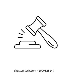 Gavel. Linear icon of law hammer with stand. Black simple illustration of court hearing, legal dispute resolution, judgment. Contour isolated vector pictogram on white background