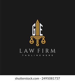 Monograma inicial de GE para el logotipo del bufete de abogados con espada y escala