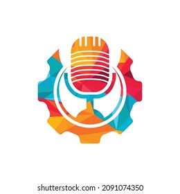 Plantilla de diseño del logotipo del vector del podcast Gear. Diseño de iconos de micrófono y rueda de Cog.	