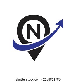 Vector de contorno de etiqueta geográfica. N última ilustración de logotipo para concepto móvil y diseño web, con flecha .
