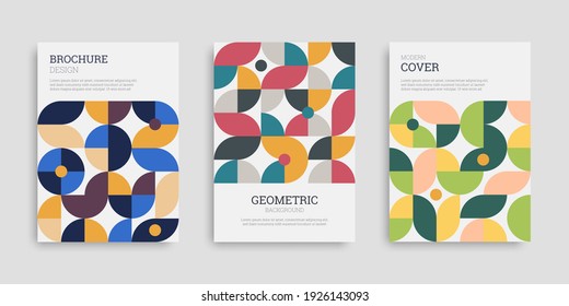 Geometrisches Cover-Design. Abstrakter geometrischer Hintergrund. Set mit vertikalen Retro-Broschüren der A4. Vektorgrafik. Business Template Collection im flachen Stil. Design-Poster, Cover, Notebook, Katalog.