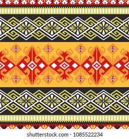 Geometric ethnic seamless pattern. Repeating tribal texture. Bohemian print design. Vector