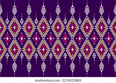 Geometrisches ethnisches nahtloses Muster traditionell. Azteken-Ornament-Druck. Stamm-Muster-Stil. Design für Hintergrund, Stoff, Kleidung, Teppich, Textil, Batik, Stickerei.