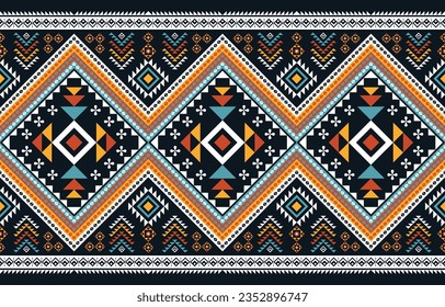 Geometrische Stickereien ethnischer Herkunft. Design für Hintergrund, Tapete, Stoff, Kleidung, Teppich, Schal, Dekorativ, Teppich und Umhüllung. Dekorativ abstrakt. Indische Motive. Boho-Motive.